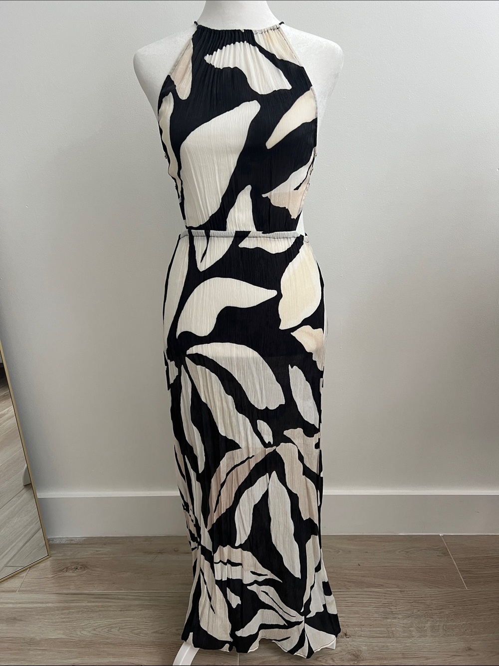 Women’s Black & White Halter Maxi Dress